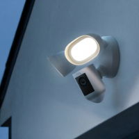 Ring-Floodlight-Cam-Pro_White_Lifestyle-Image_002